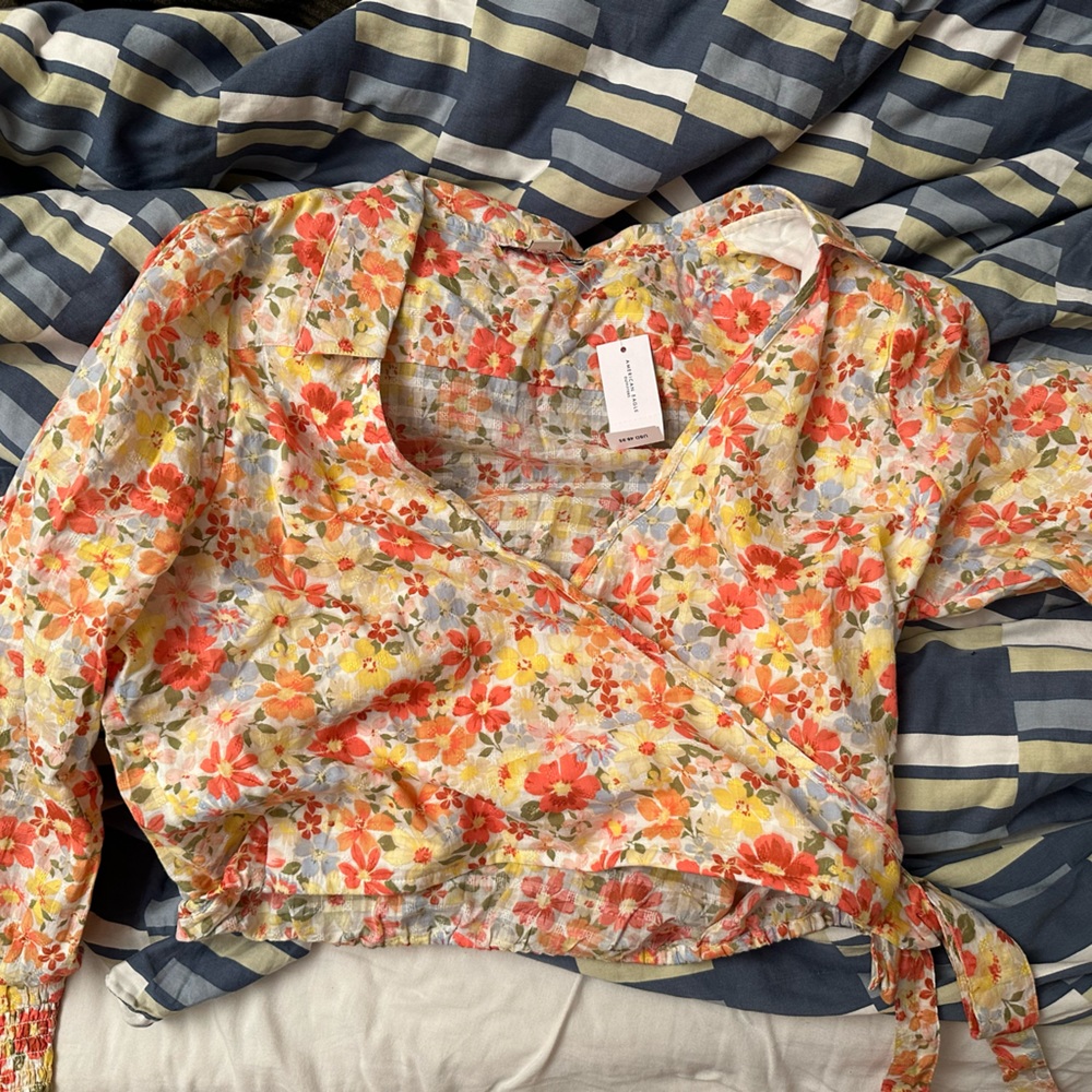 American eagle floral shirt size L